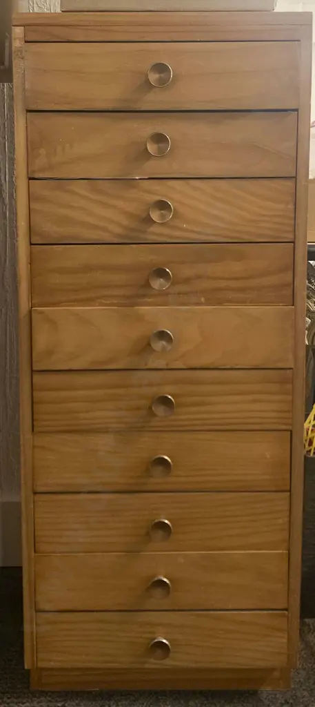 Ten-Drawer Pine Chest Of Shells Image 1++