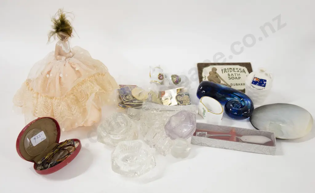 Small Box Mixed Collectibles Image 1++