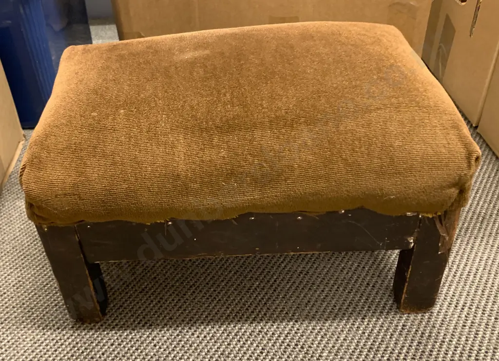 Box With Footstool Image 1++