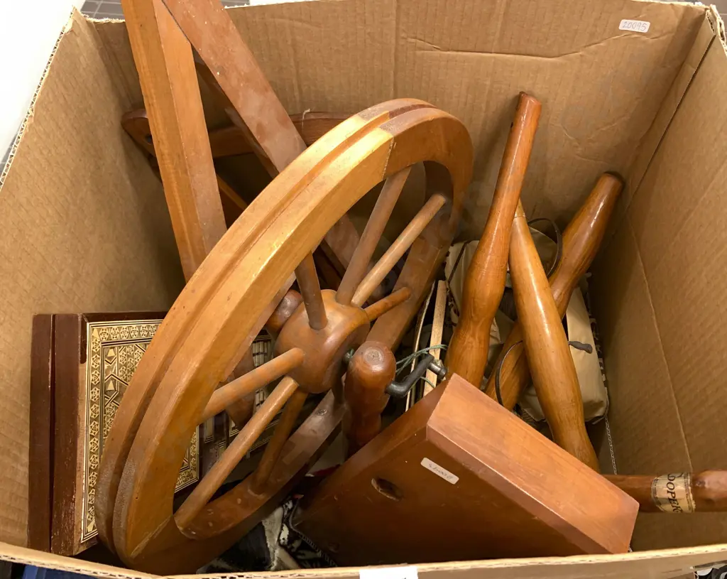 Large Box With Spinning Wheel Image 1++