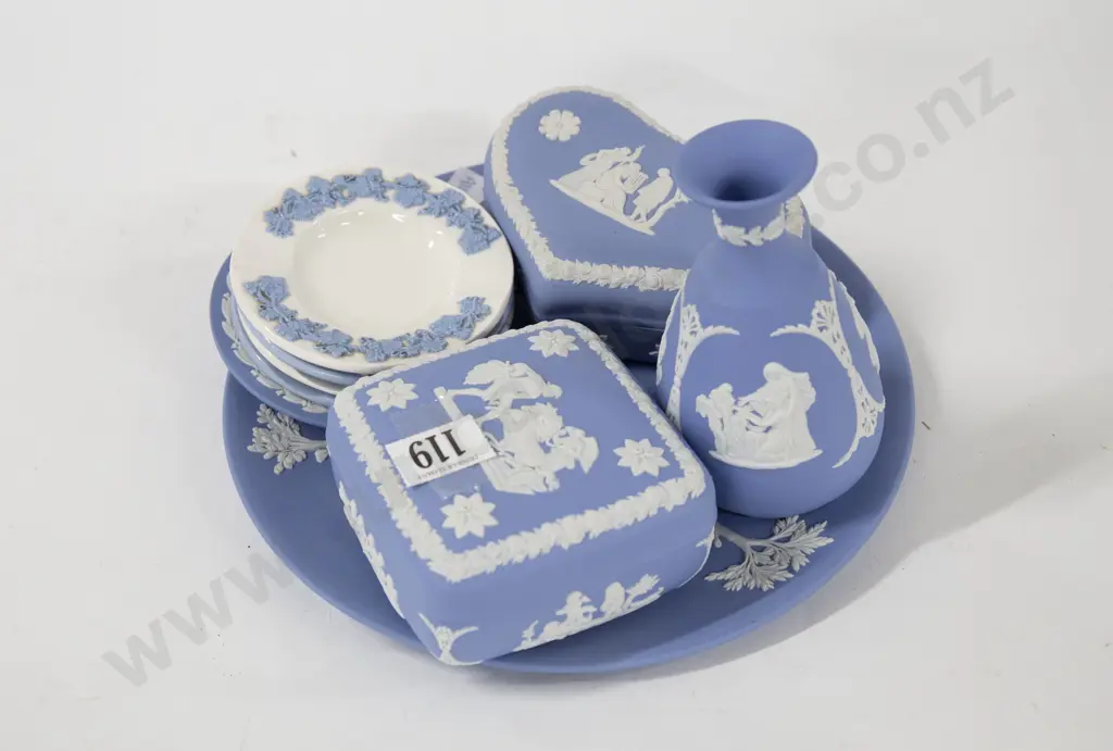 Six Wedgwood Dishes Image 1++
