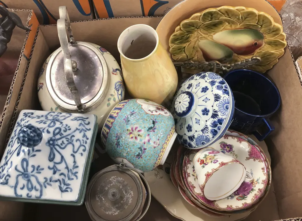 Small Box Of Assorted China Including Ginger Jars Etc. Image 1++