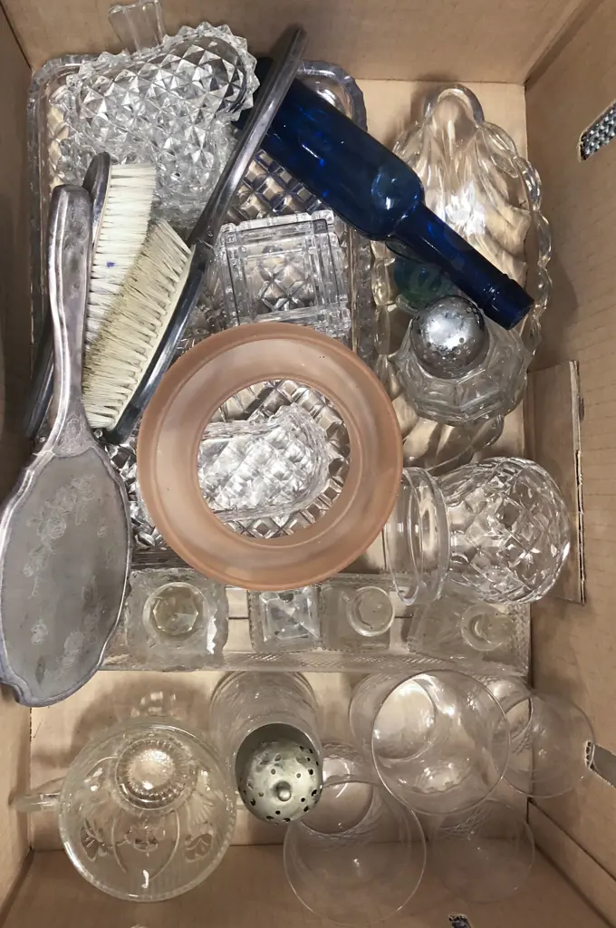 Box Of Assorted Crystal And Glassware Together With Vanity Set Image 1++