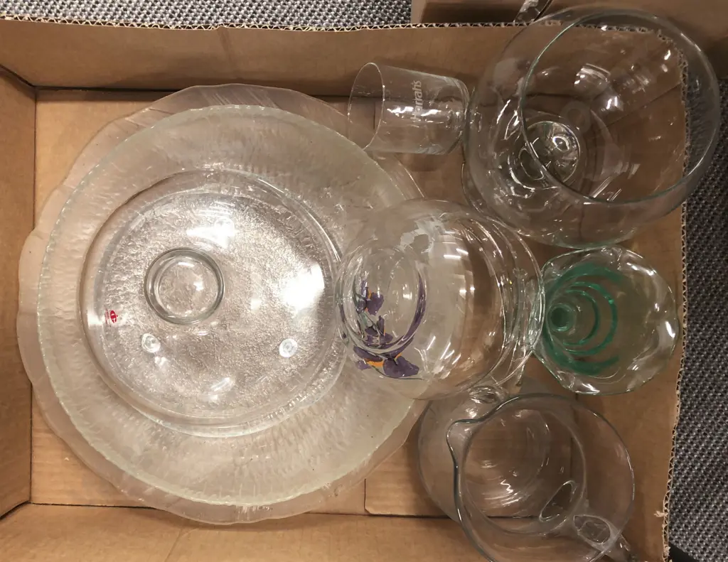Box Of Assorted Glassware Including Platters And Jugs Image 1++