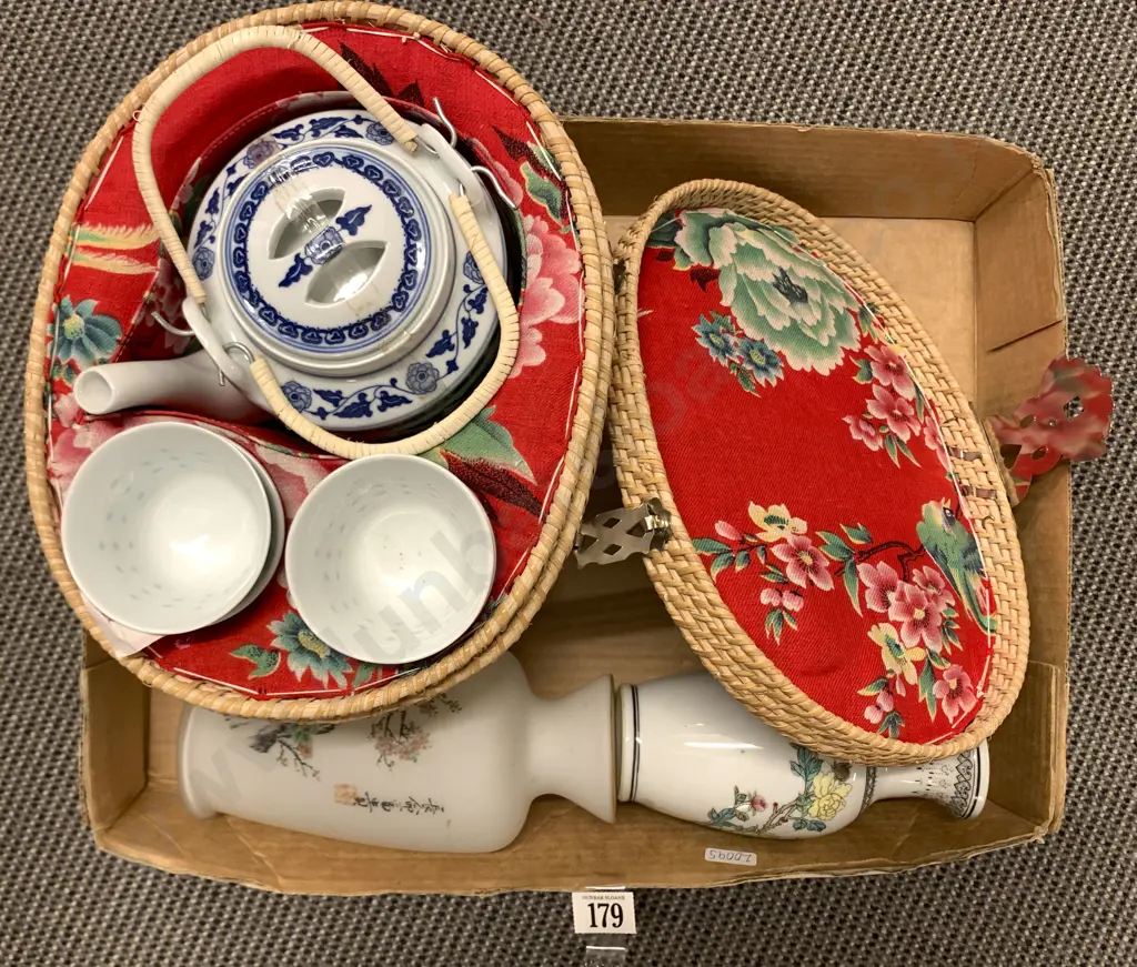 Blue & White Tea Set In Wicker Case And Two Vases Image 1++