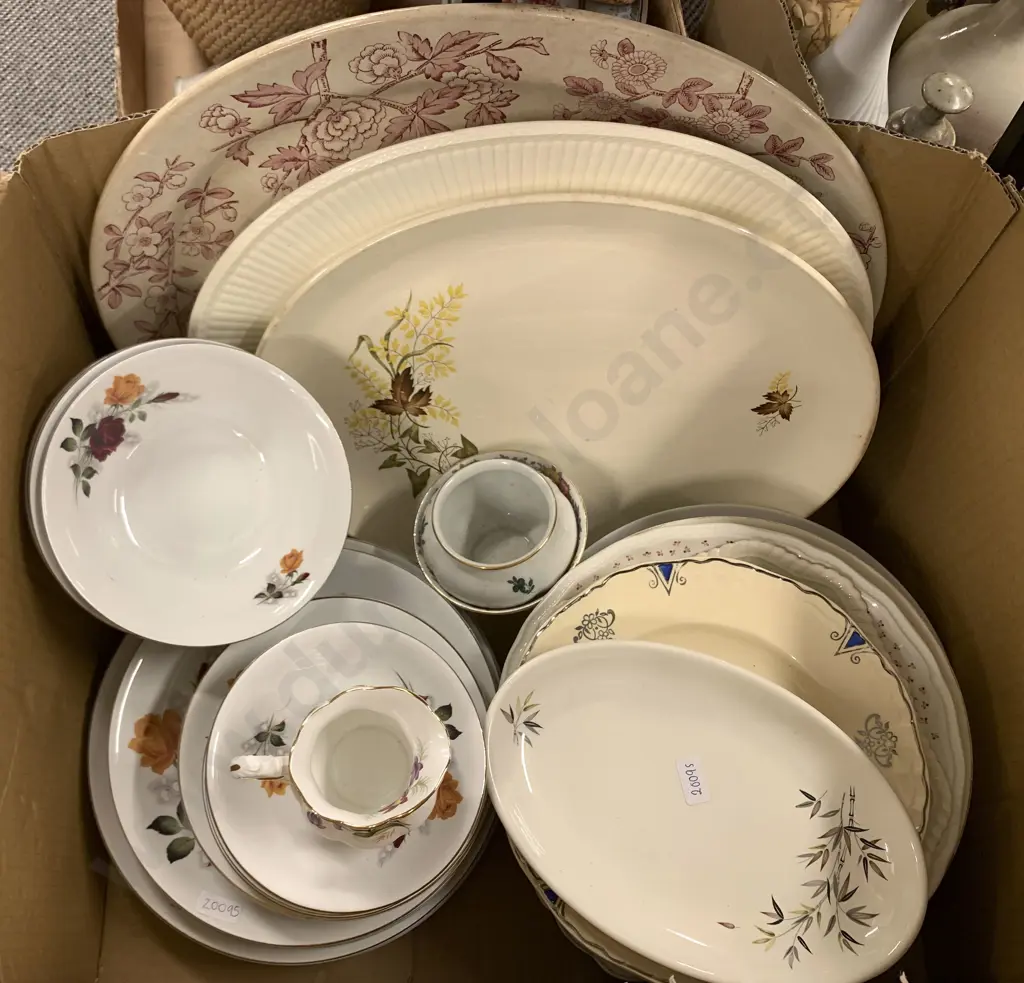 Box Of Assorted China Including Meat Plates And Part Dinner Set Image 1++