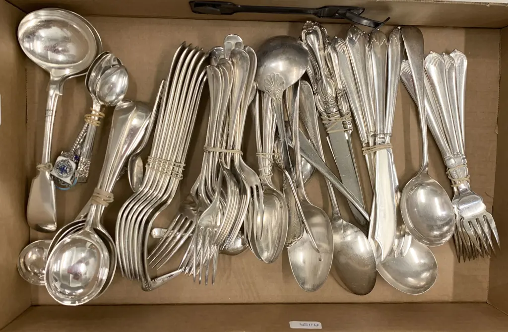 Quantity Of Assorted Silver Plate Cutlery Image 1++