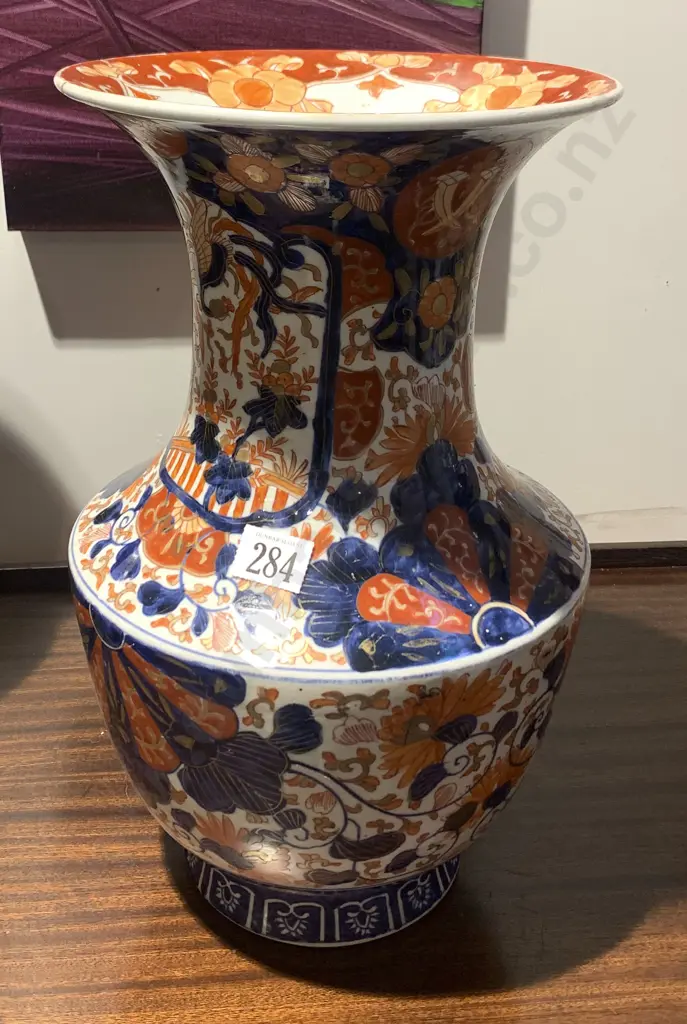 Large Imari Vase (af) Image 1++