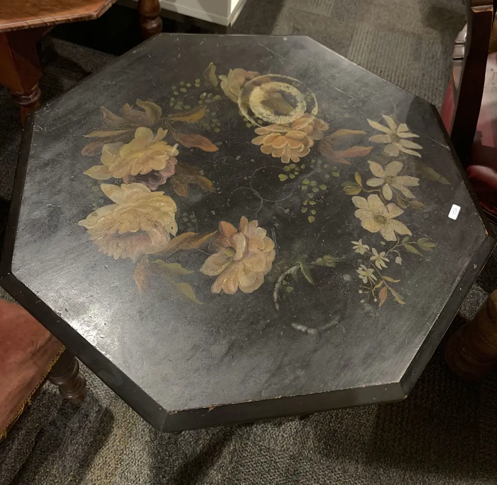 Octagonal Painted Surface Occasional Table (af) Image 1++