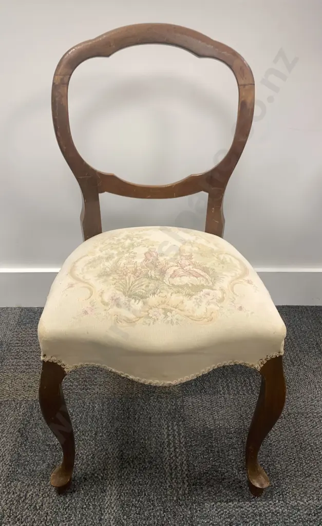 Modern Dining Table and Six Chairs Image 1++