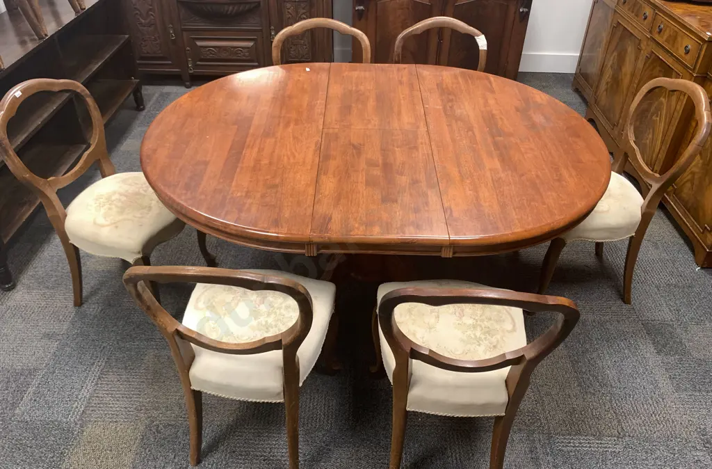 Modern Dining Table and Six Chairs Image 1++
