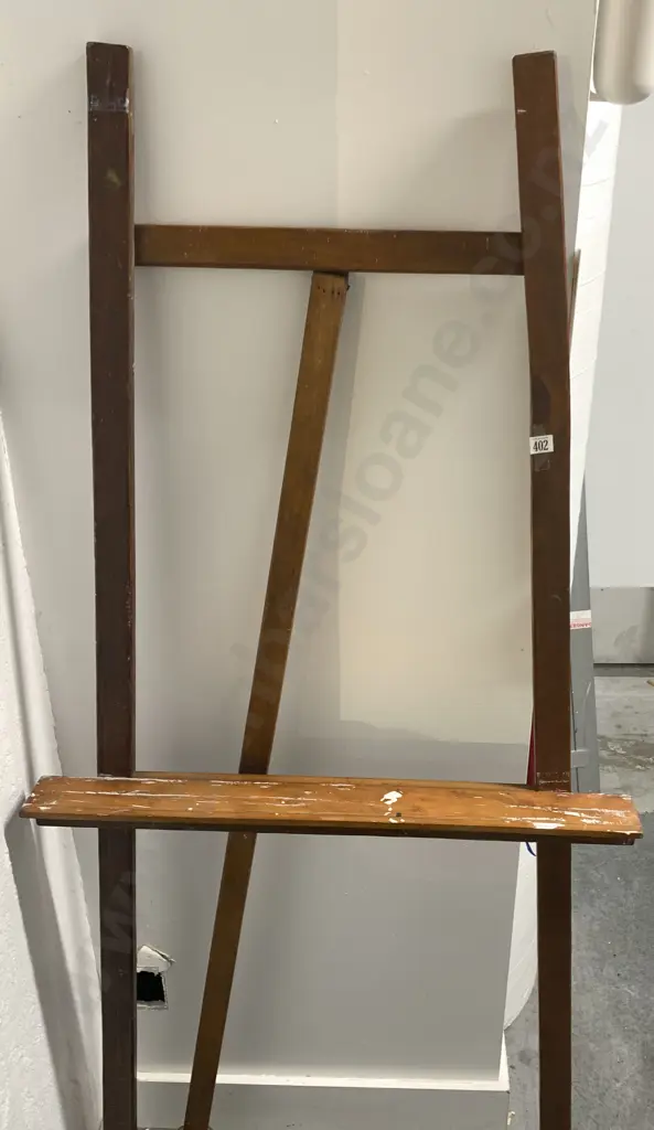 Artists Easel Image 1++