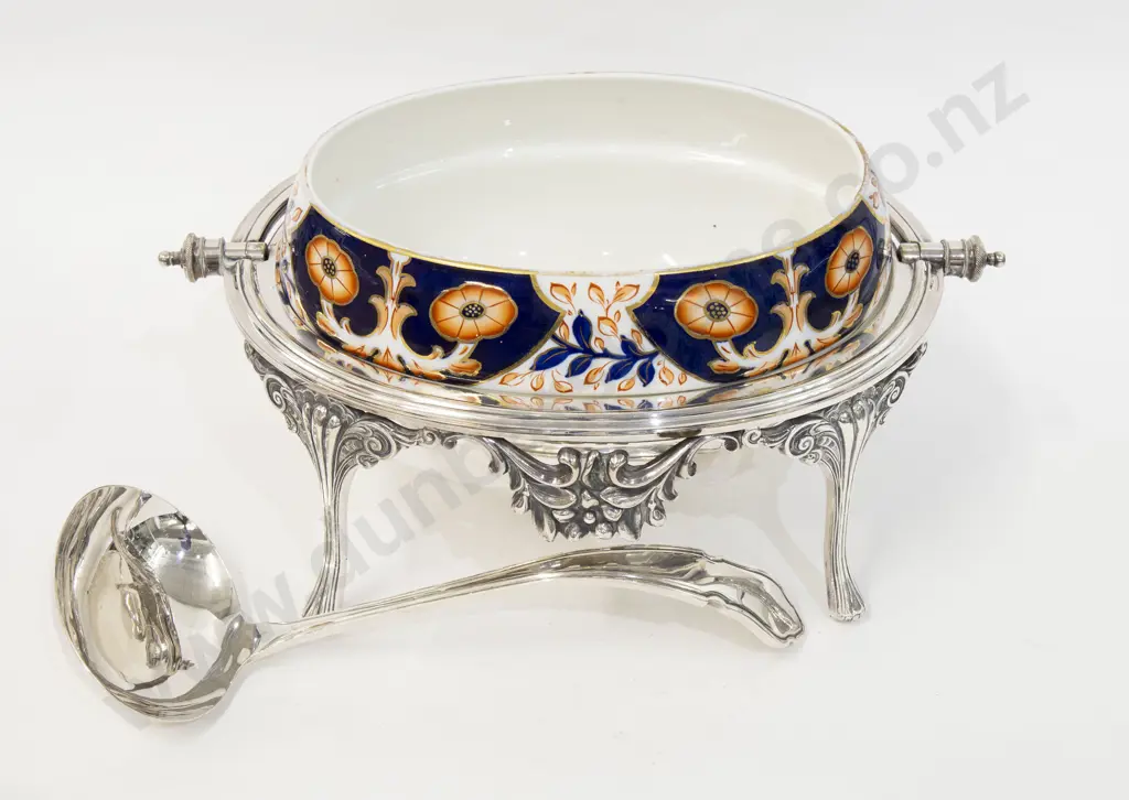 S/P Warming Dish with Ceramic Liner and S/P Ladle Image 1++