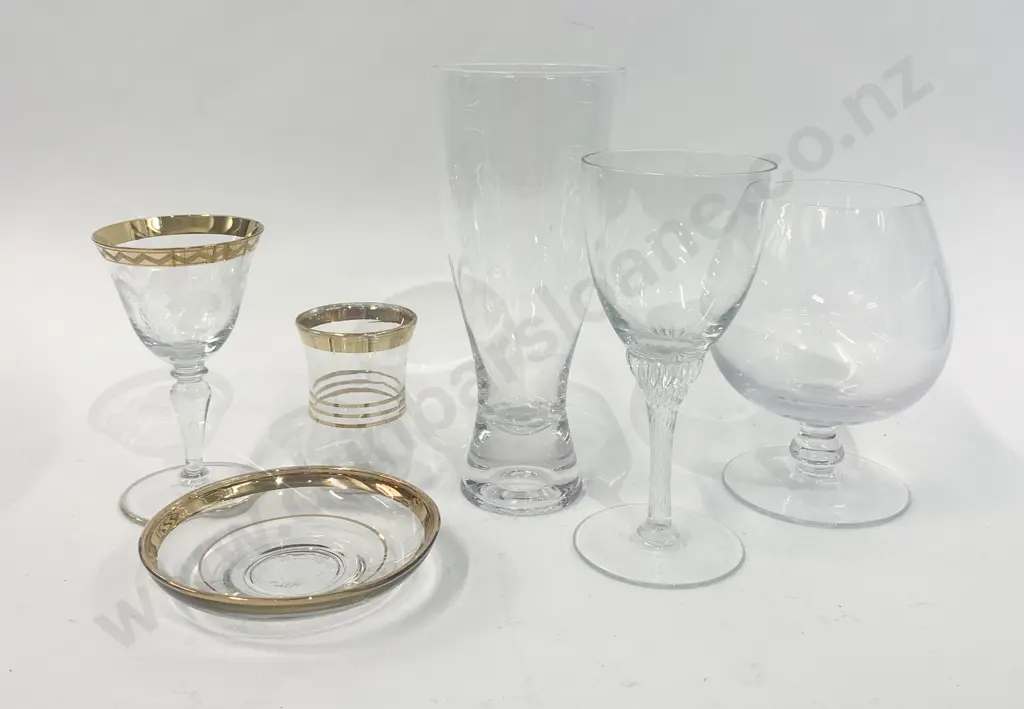 Qty of Assorted Crystal and Glassware Image 1++