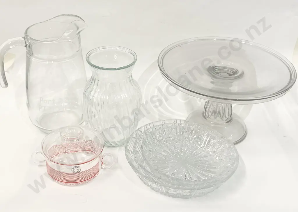 Qty of Assorted Crystal and Glassware Image 1++