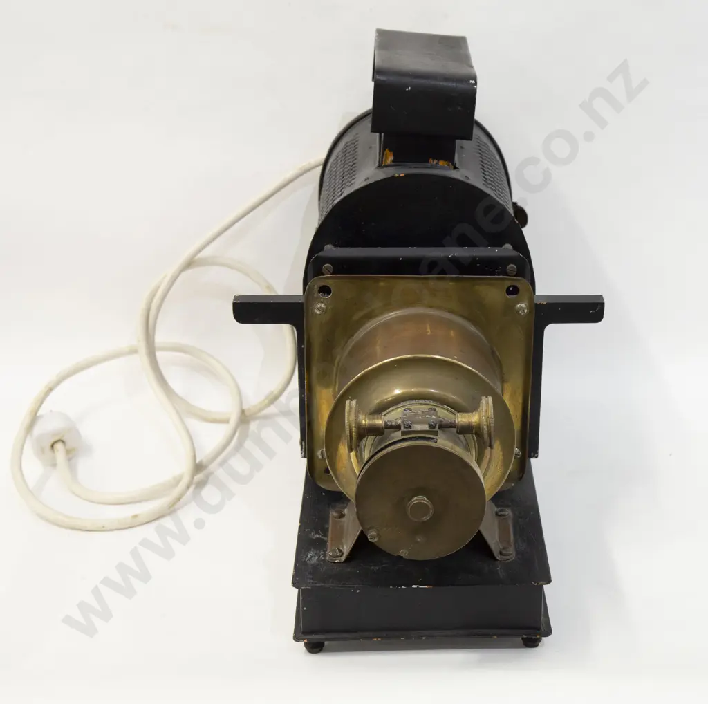Vintage Slide Projector Image 1++