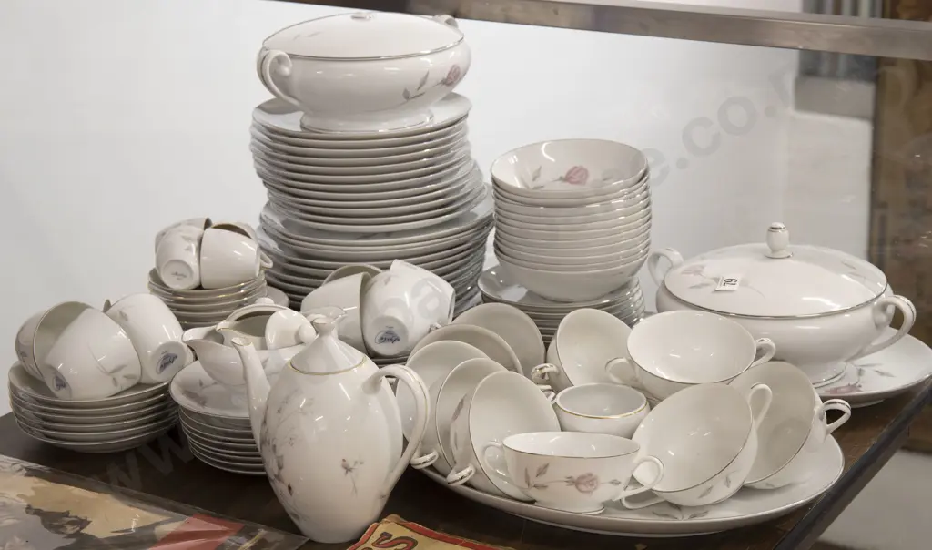 Large Floral Decorated Dinner Set (Minor Faults) Image 1++