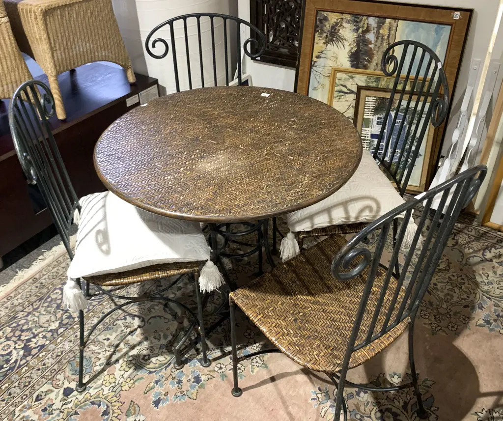 Circular Outdoor Table Together With Four Chairs Image 1++