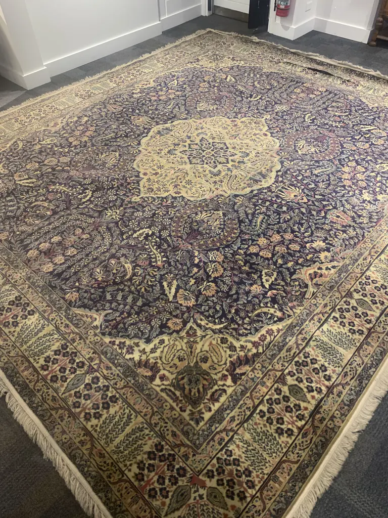 Large Persian Style Floor Rug Image 1++