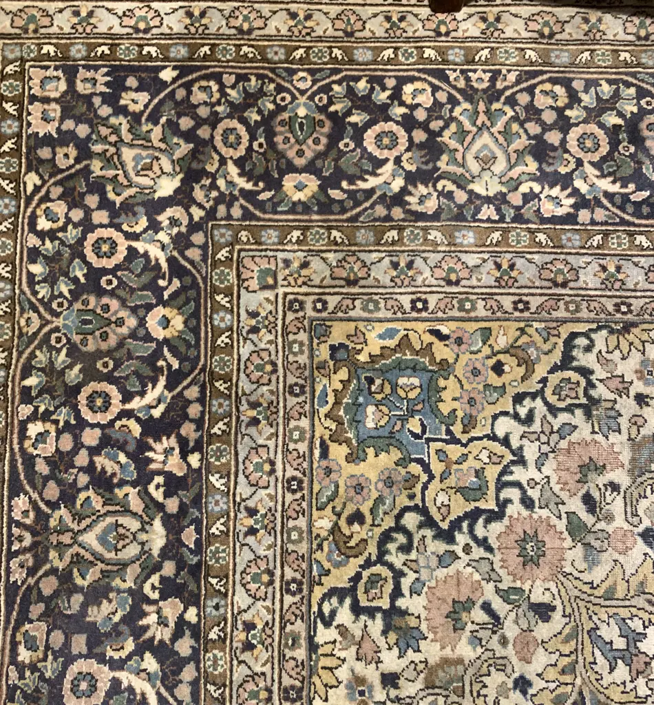 Large Persian Style Rug Image 1++