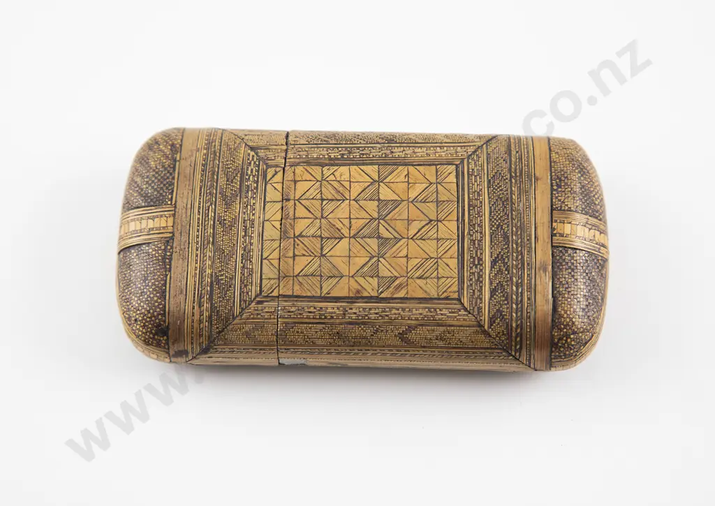 C19th Straw Work Cigarette Box Image 1++