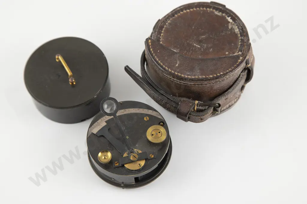 WWI Military Issue Bronze Drum or Box Sextant By Heath & Co Ltd London Image 1++