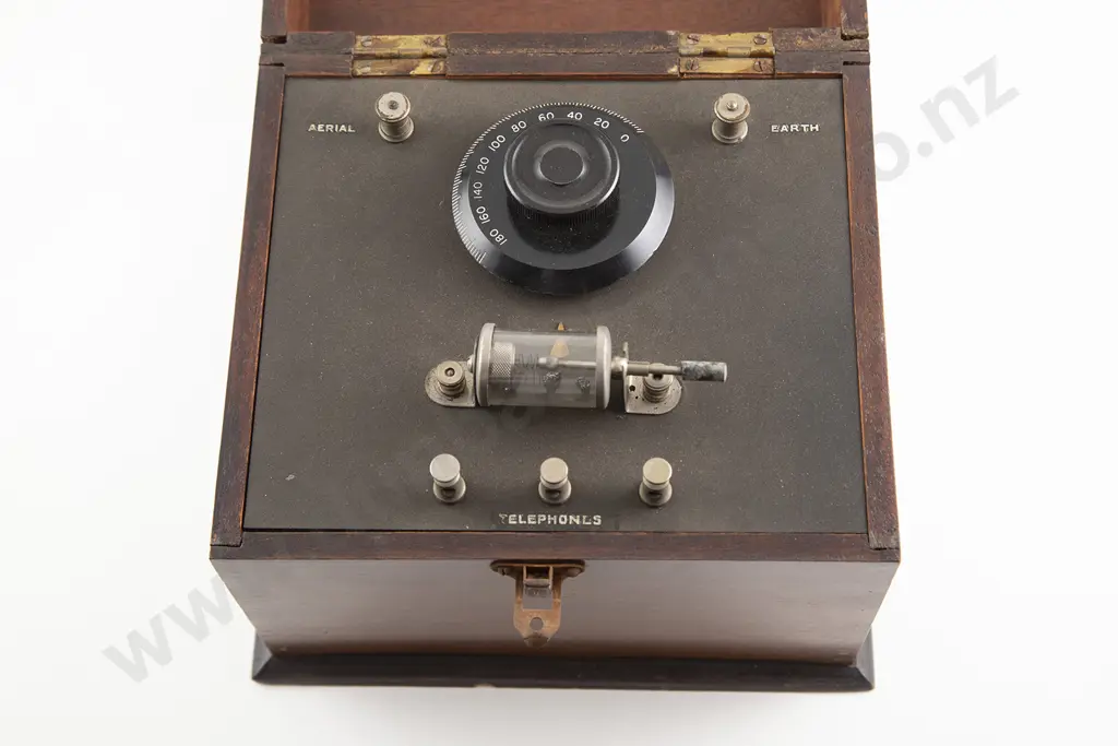 Vintage Mahogany Cased Crystal Wireless Radio Receiver Image 1++
