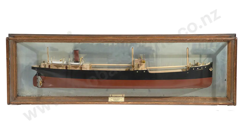 Model Of A Screw Steamer Image 1++