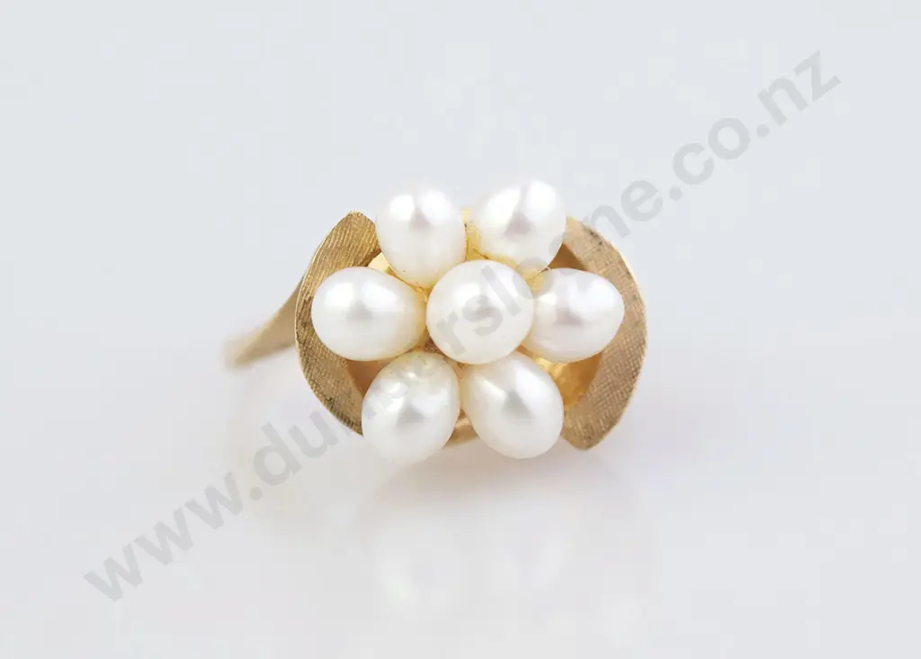 14ct Seven Pearl Cluster Ring Image 1++