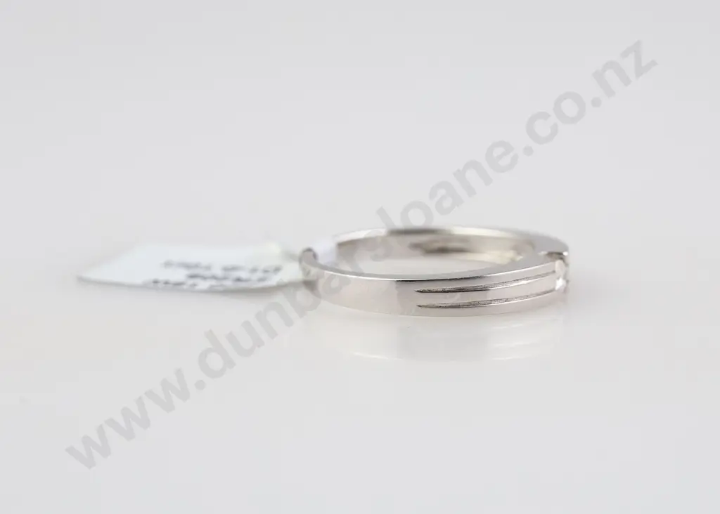 As New 18ct White Gold Solitaire Diamond Ring Image 1++