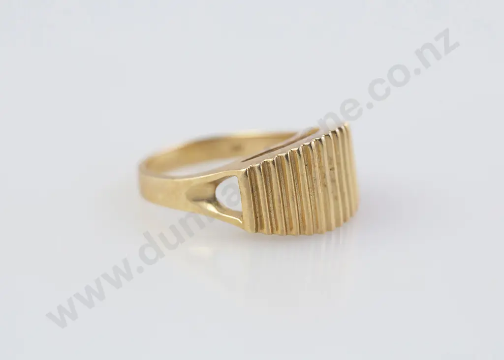 14ct Fancy Ribbed Modern Design Ring Image 1++