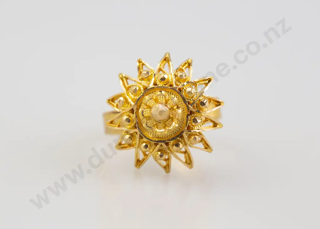 14ct Bright Cut Star Burst Ring Image 1++