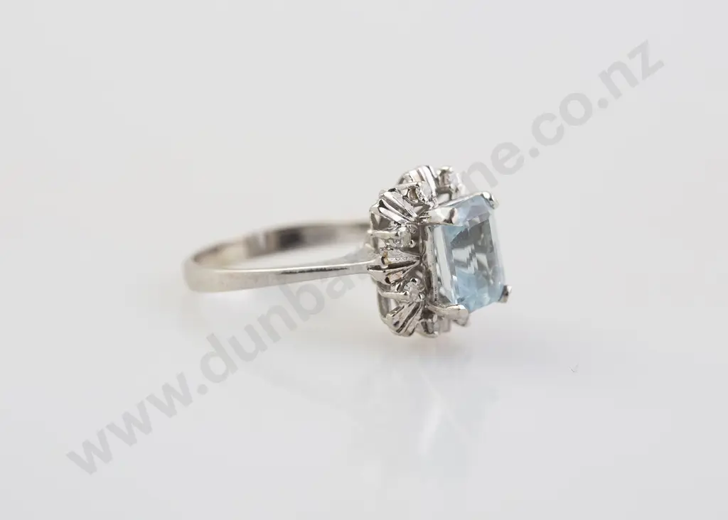 14ct White Gold Aquamarine and Diamond Dress Ring Image 1++