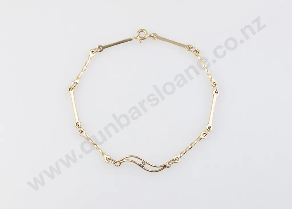 9ct Single Diamond Rail Link Bracelet Image 1++