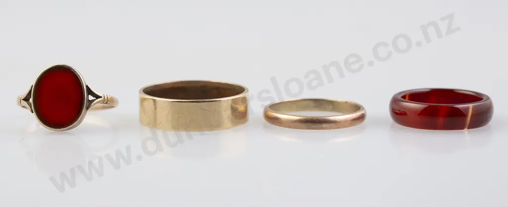 Two 9ct Wedding Bands Image 1++