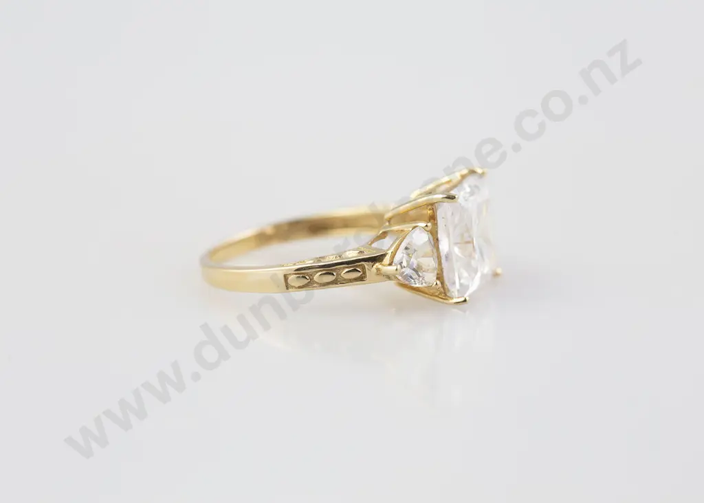 14ct Three Stone Cubic Zirconia Ring Image 1++