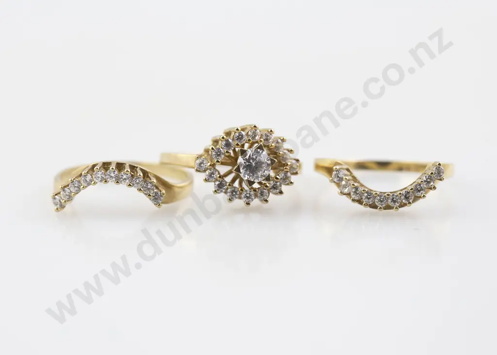 9ct 17stone Zirconia Cluster Ring with Two Matching Curves Image 1++