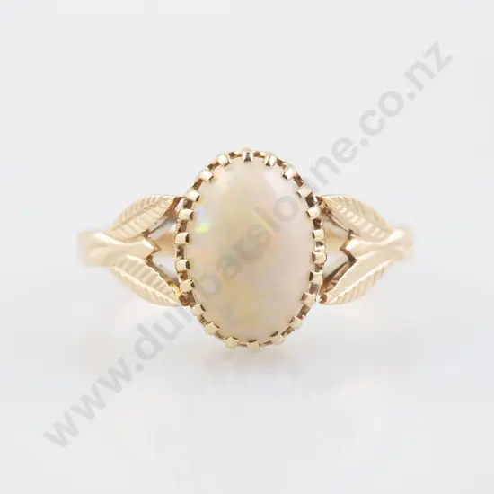 9ct Single Stone Opal Ring