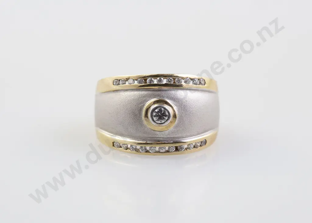 9ct Fancy Cubic Zirconia Band Ring Image 1++