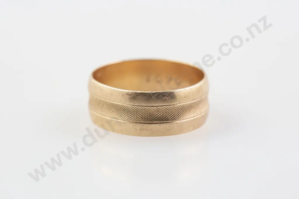 9ct Wide Wedding Band Image 1++
