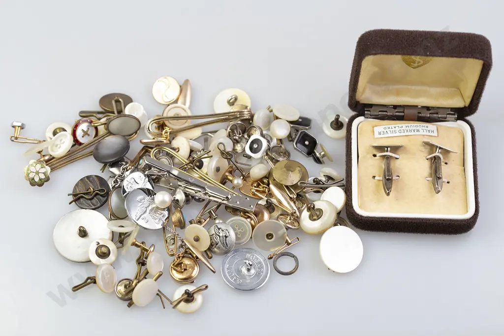 Collection Vintage MOP and Various Skirt Buttons and Cufflinks Image 1++