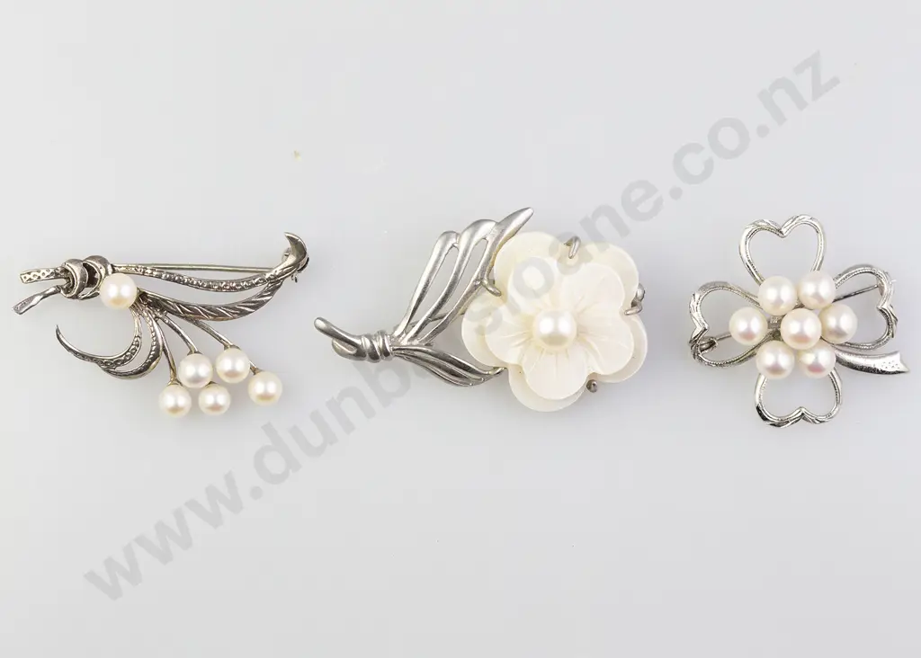 S/S and MOP Pearl Chanel Magnolia Style Brooch Image 1++