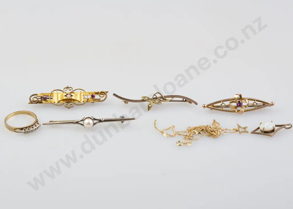 Three Victorian Gold Bar Brooches Image 1++