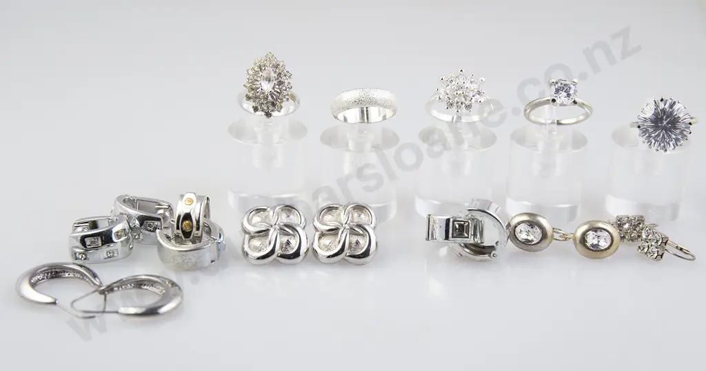 Various Silver and Metal Mounted Crystal Jewellery Image 1++