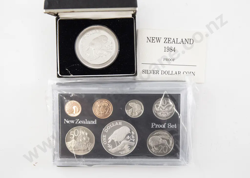 NZ 1998 Proof Coin Set and Silver Dollar Image 1++