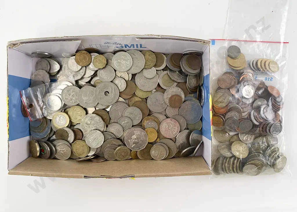 Qty World Mainly Decimal Coinage Image 1++