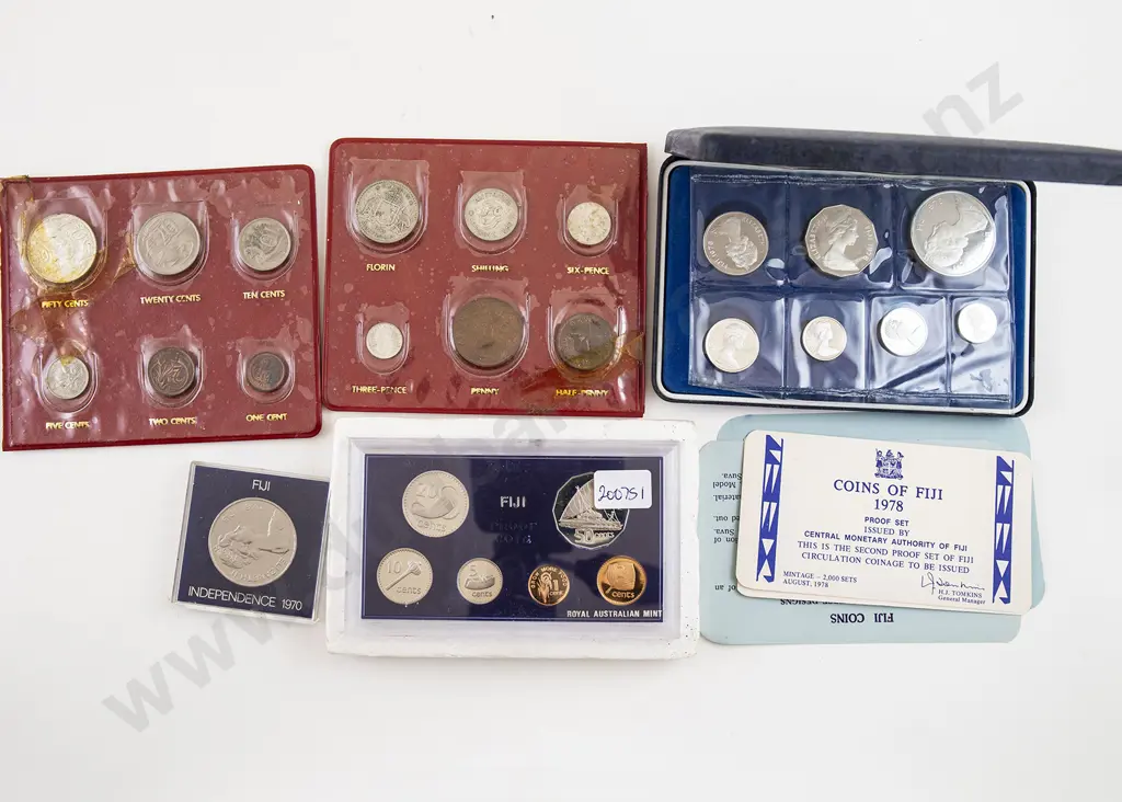 Fiji and Australian Coin Sets Image 1++
