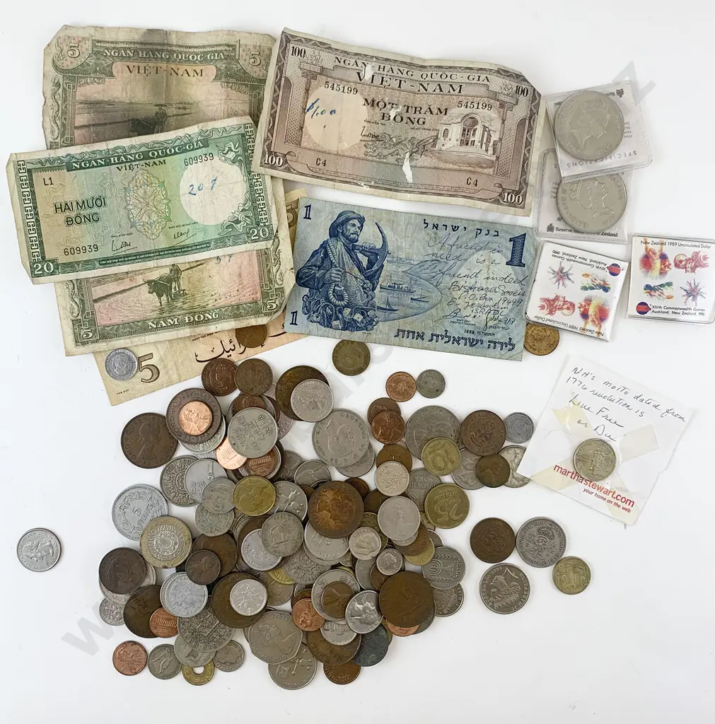 Qty Vintage Mixed Pocket Change Coinage and Banknotes Image 1++