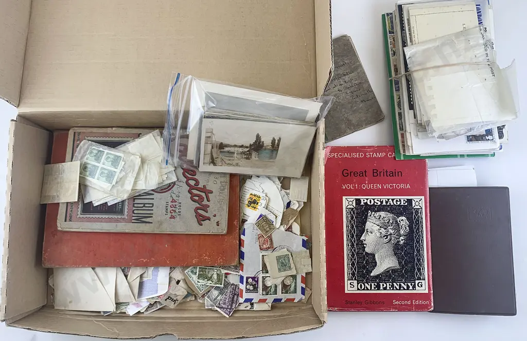 Small Qty Vintage Stamps Image 1++