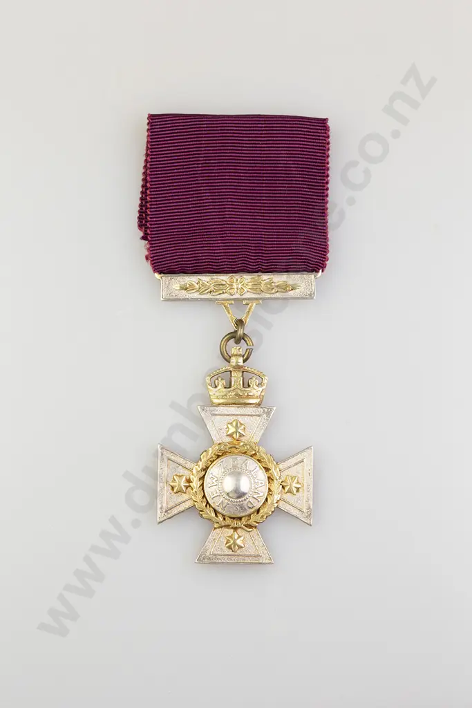 Cased Replica No.10 New Zealand Cross Image 1++